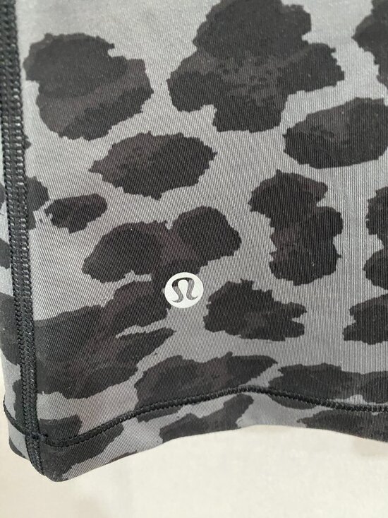 Lululemon Animal Print Striped Racerback Tank Top Built In Bra Workout Yoga Top - Picture 5 of 5